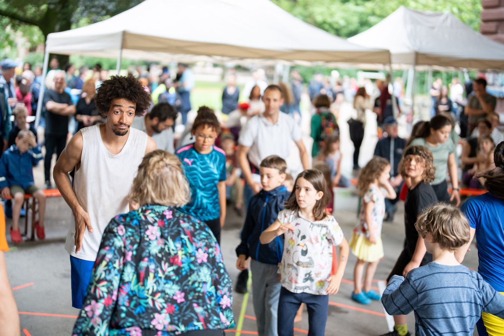 RÜCKBLICK IN BILDERN: Fête de la Musique et du Sport mit KIVUKO COMPAGNIE: « BOUNCE BACK »