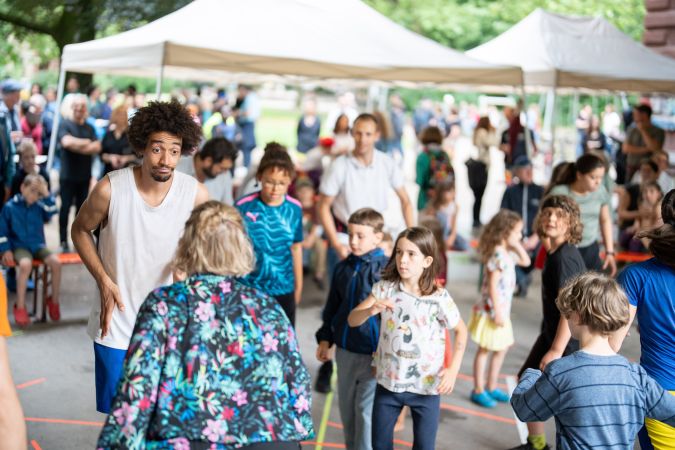 RÜCKBLICK IN BILDERN: Fête de la Musique et du Sport mit KIVUKO COMPAGNIE: « BOUNCE BACK »