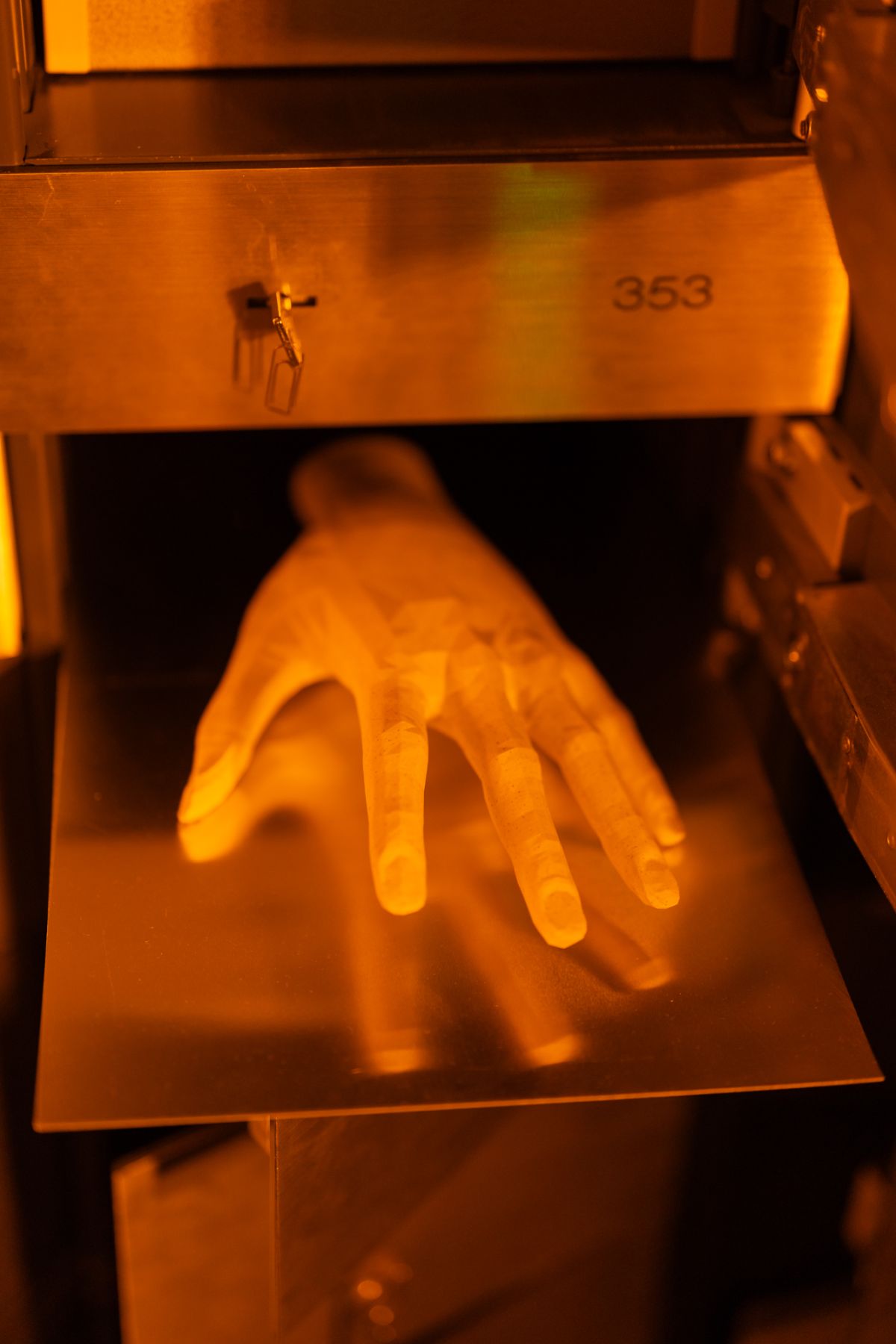 Retour de Paris: Charlotte Eifler - Fantômes