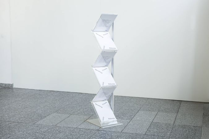 Lizzy Ellbrück: A corner, a marginal figure, a spatial ligature, a dust catcher, an edgy witness, for niche wanderers