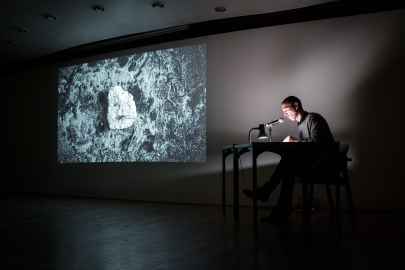 Zeitlichkeit und Leichtigkeit als kuratorische Werkzeuge